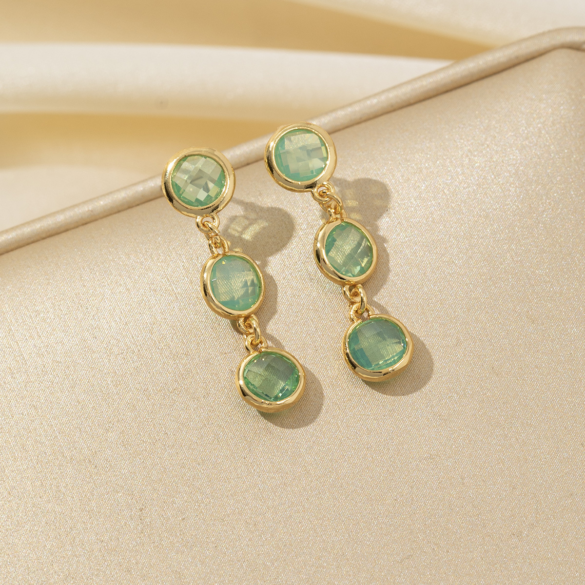 Wholesale of new cross-border genuine gold electroplated earrings, simple geometric earrings, best-selling earrings on AliExpress and Amazon pic 3