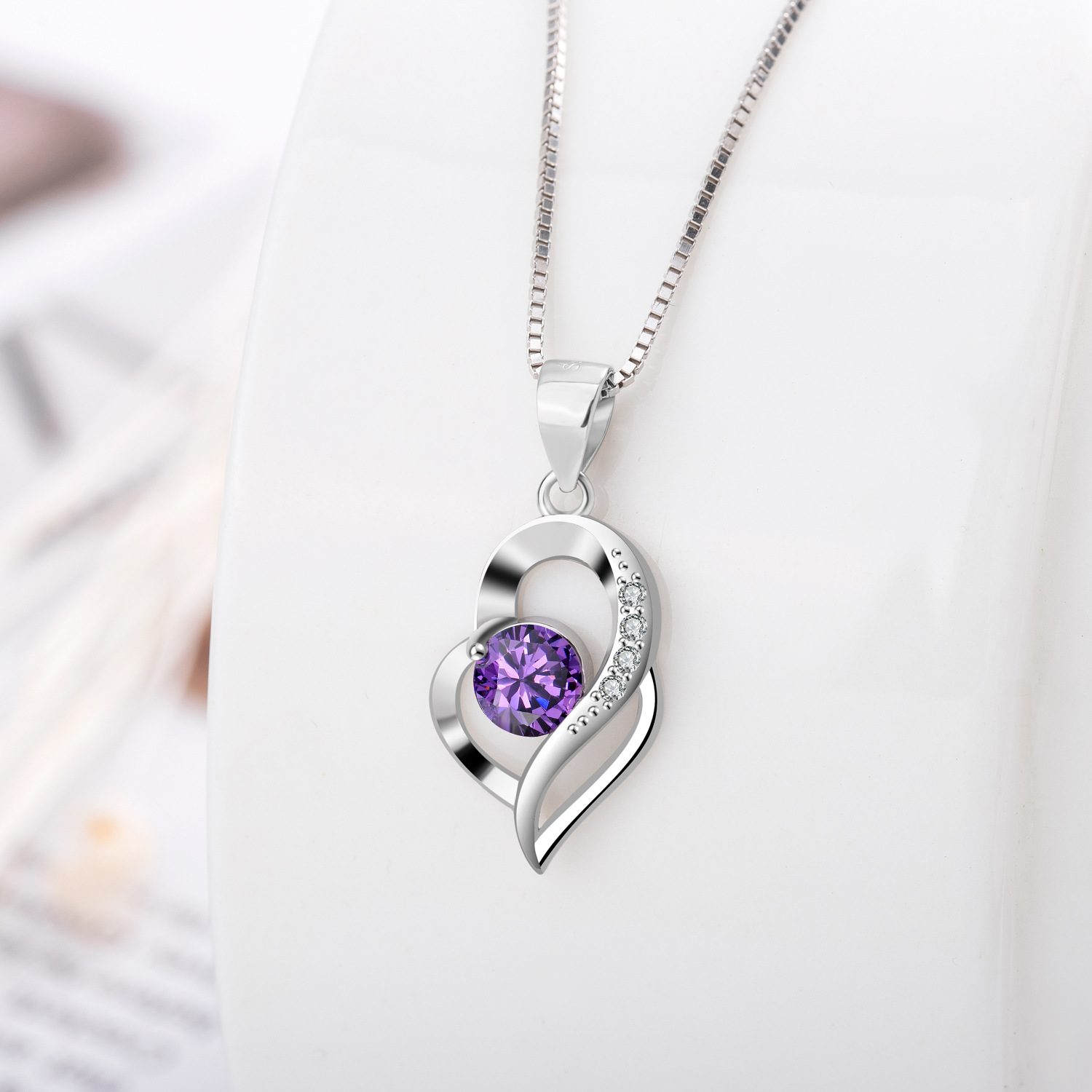 A high-quality imitation D-color moissanite four-leaf clover female pendant with eight hearts and eight arrows from a live-streaming product by a popular influencer on Kuaishou and Douyin pic 79