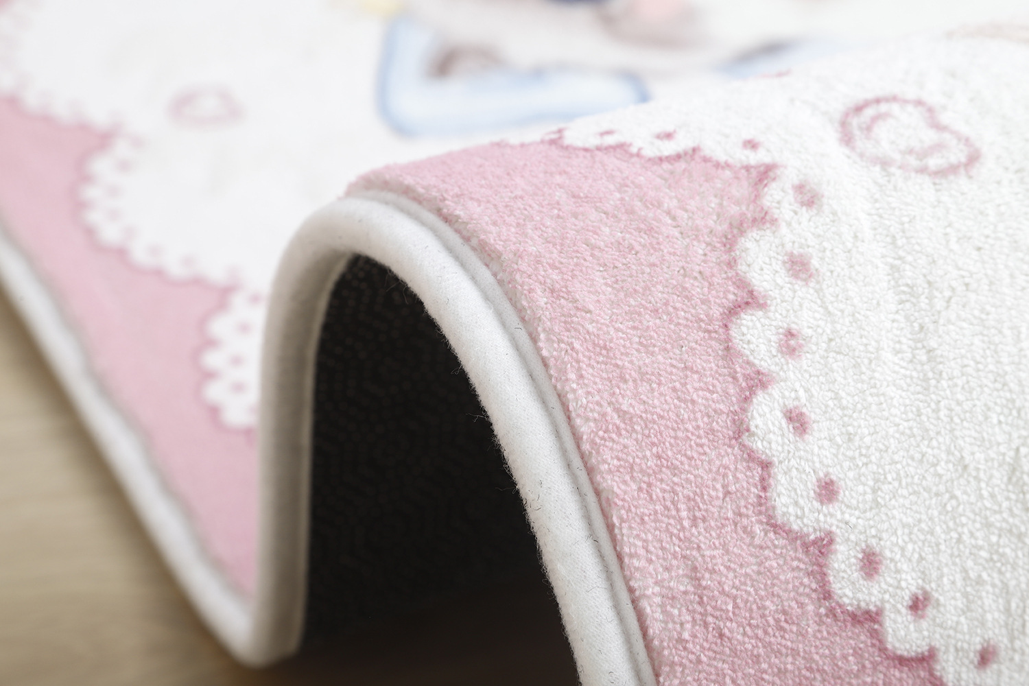Soft bedside blanket for cute pets in home bedroom, cute bay window mat for young girls, oval thickened pet carpet pic 9