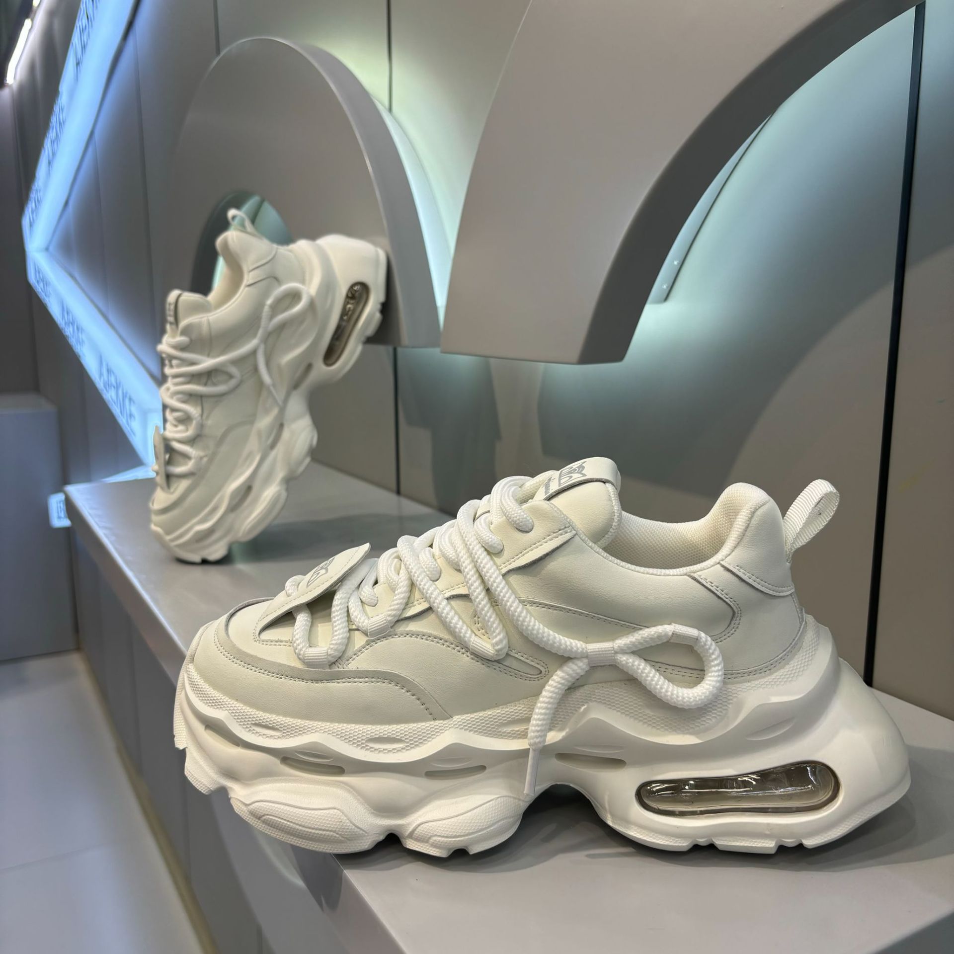 2024新款薄款小白鞋增高透气网面鞋子男款夏季厚底老爹鞋百搭男鞋详情2