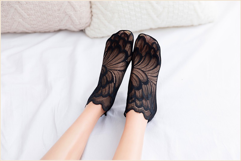 Primavera verano nuevos productos calcetines de mujer de día de encaje calcetines invisibles calcetines de pavo real de encaje calcetines de día de mujer barco calcetines wholesale pic 4