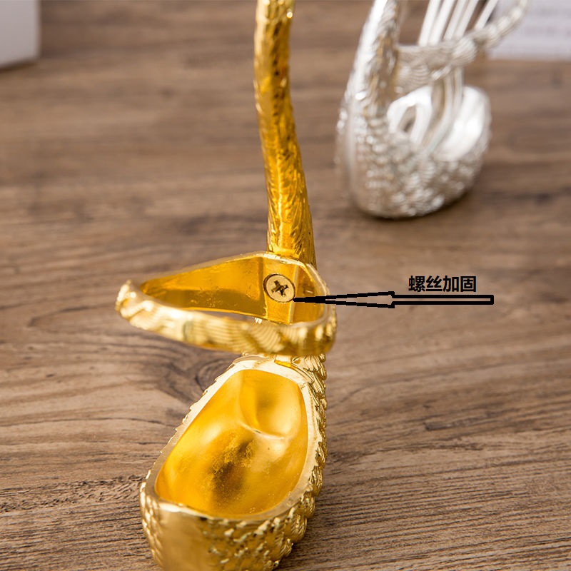 金色螺丝.jpg