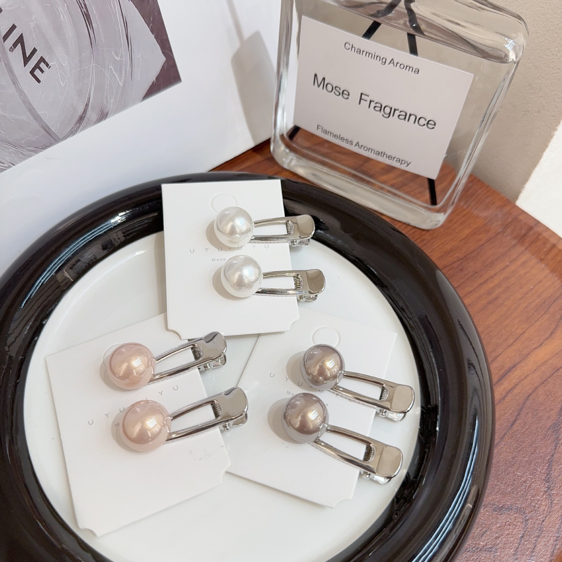 High-gloss pearl InS-style alloy hairpin for Spring 2024, new side bangs princess forehead hairpin pic 18