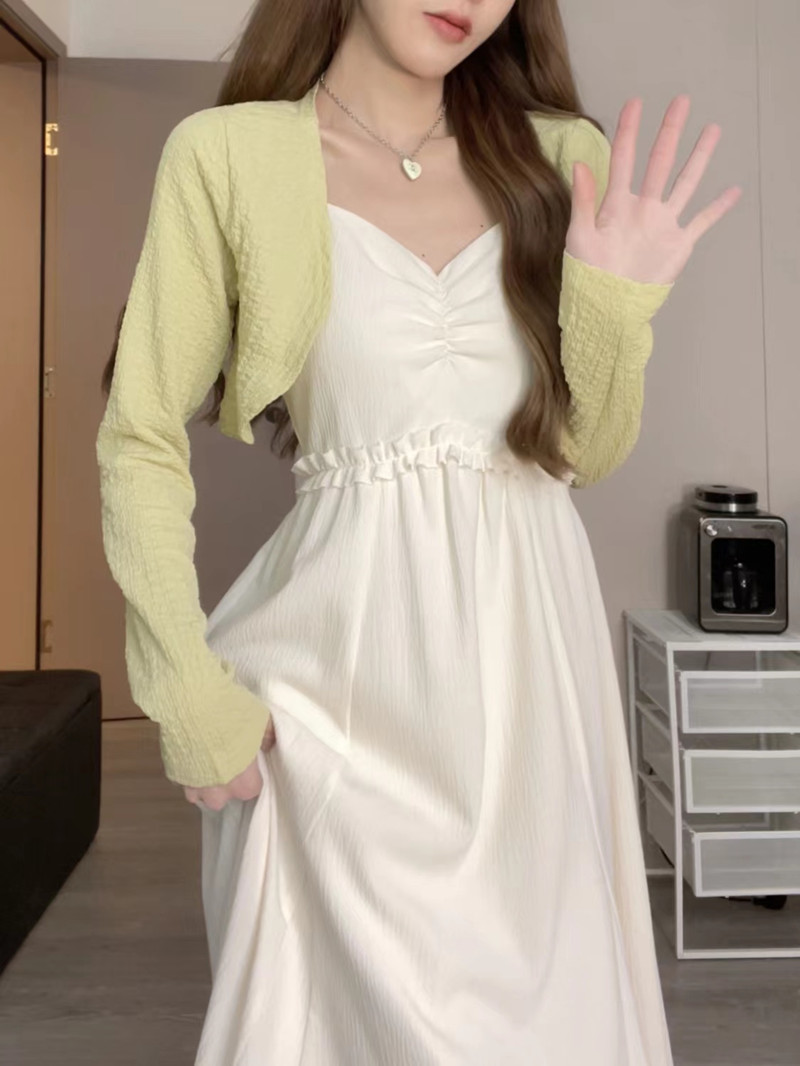 The new Spring/Summer 2023 pure desire style dress is a versatile and fashionable high-waisted, slimming ballet mid-length halter dress pic 7