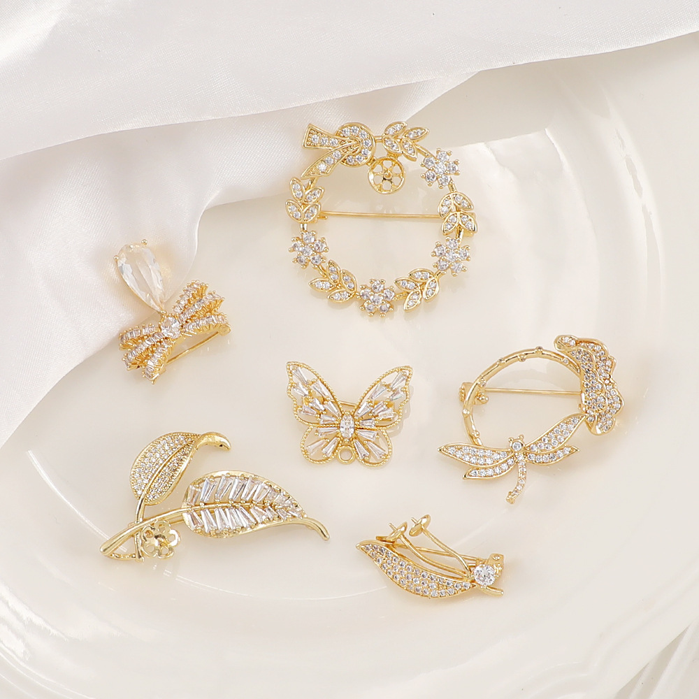 Copper-clad 18K gold micro-inlaid zircon brooch, butterfly and dragonfly Chinese knot DIY sweater chain pendant, pearl brooch and collar pin pic 2
