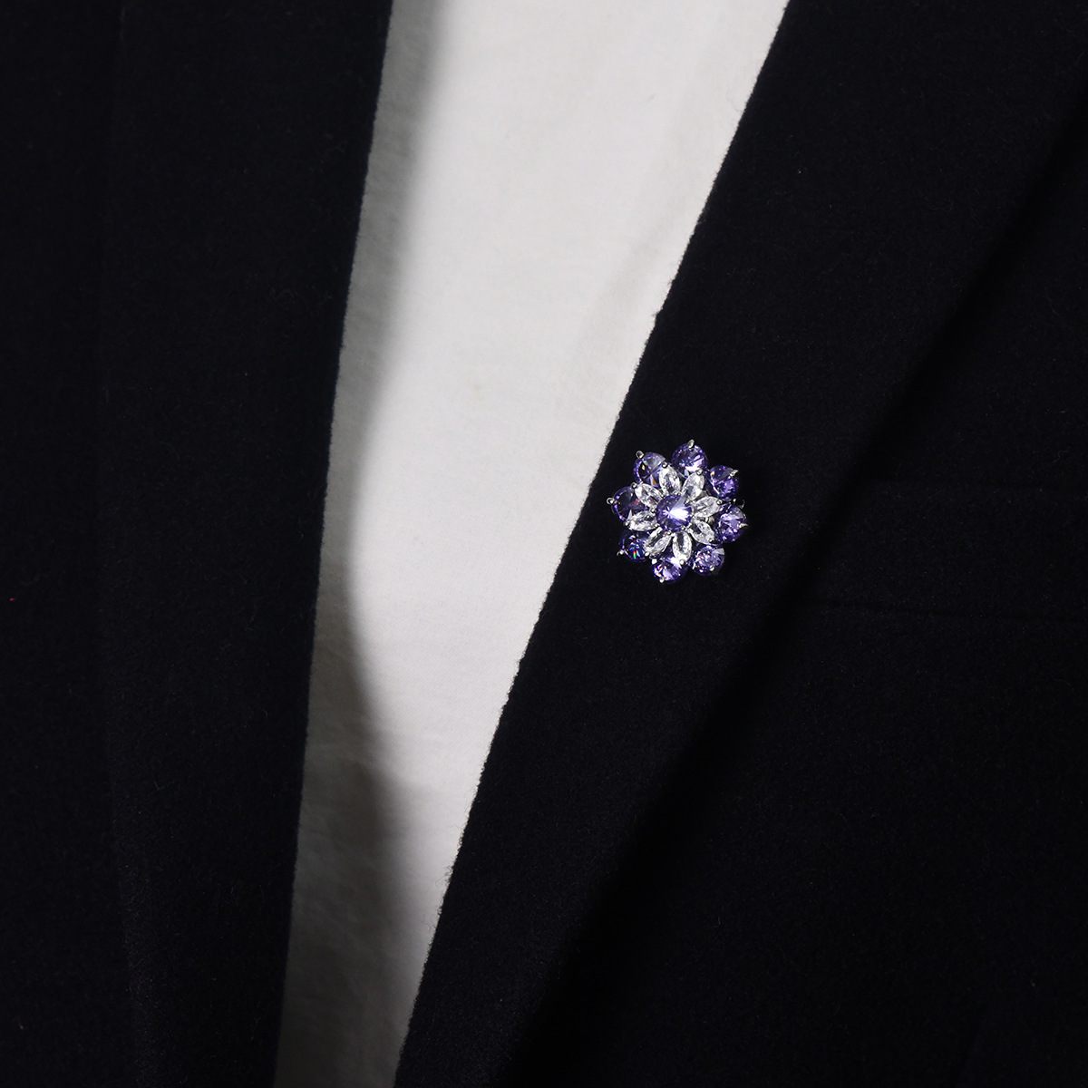 胸针太阳花圆形蝴蝶小胸针优雅气质韩版时尚领针收腰装饰防走光扣详情4