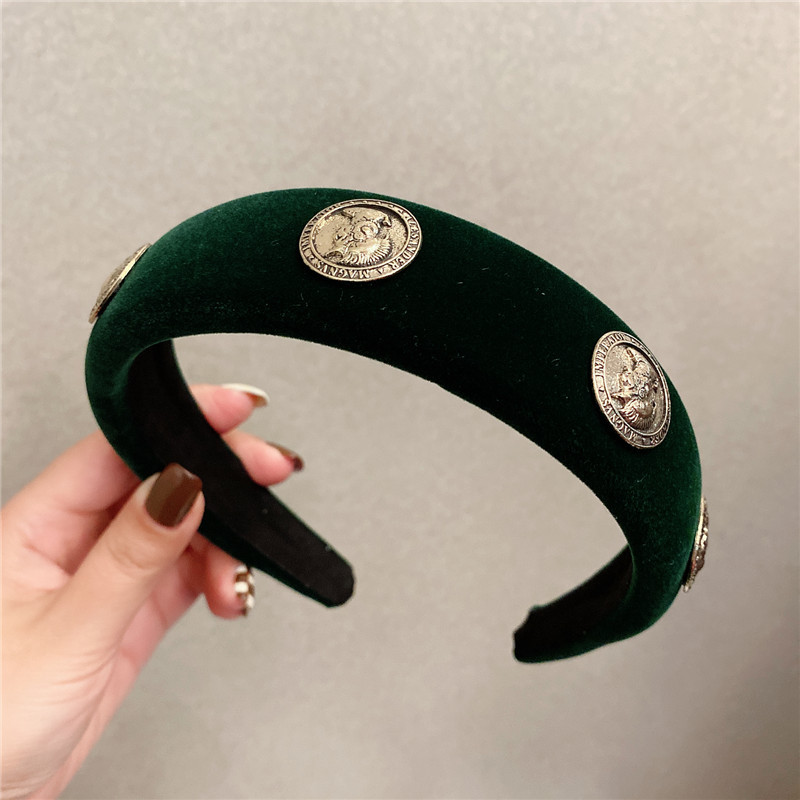Velvet vintage headband ~ Little Champs-style Baroque court alloy human head portrait headband, the same hair accessory as the Instagram influencer pic 2