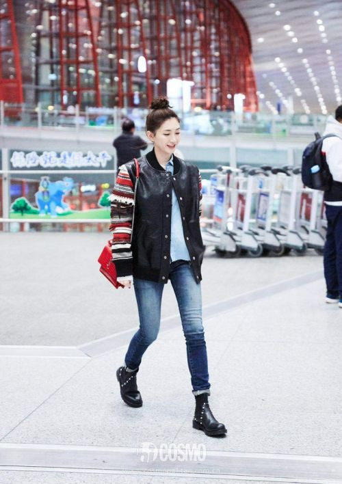 The new Mother high-waisted 9-inch high-elasticity skinny jeans, which are the same style as those worn by European and American bloggers, can lift the buttocks and make you look slimmer. Korean style jeans for women pic 4