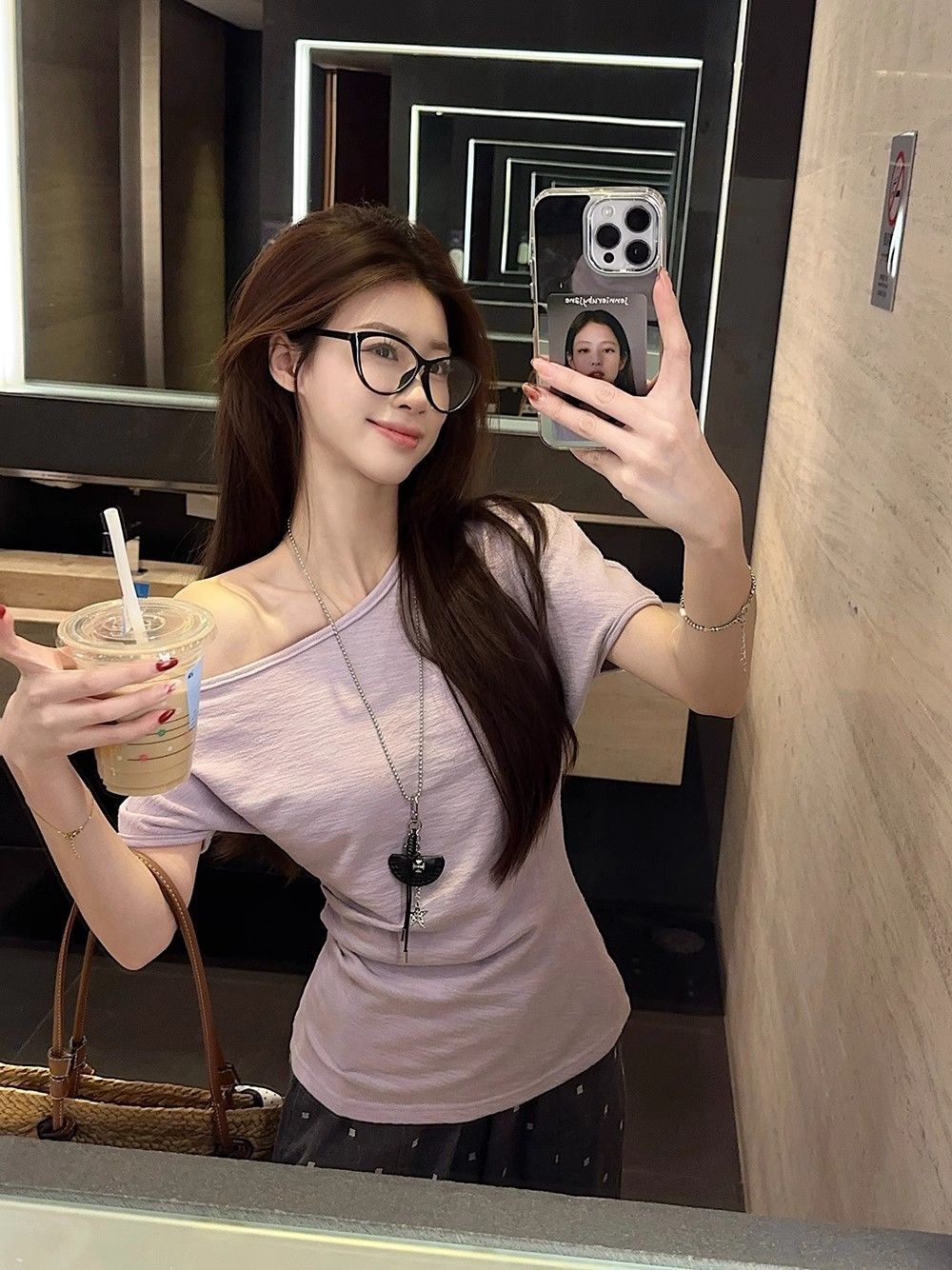 Korean casual design sense, niche and unique off-the-shoulder short-sleeved T-shirt for women, a chic summer waist-cinching and figure-hugging off-the-shoulder top pic 21