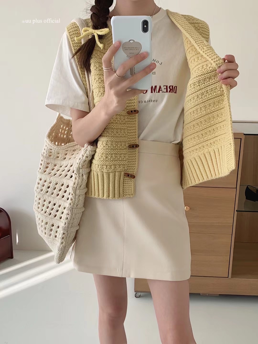 秋季复古牛角扣短款纯色针织马甲背心毛衣女宽松无袖坎肩叠穿马夹详情15