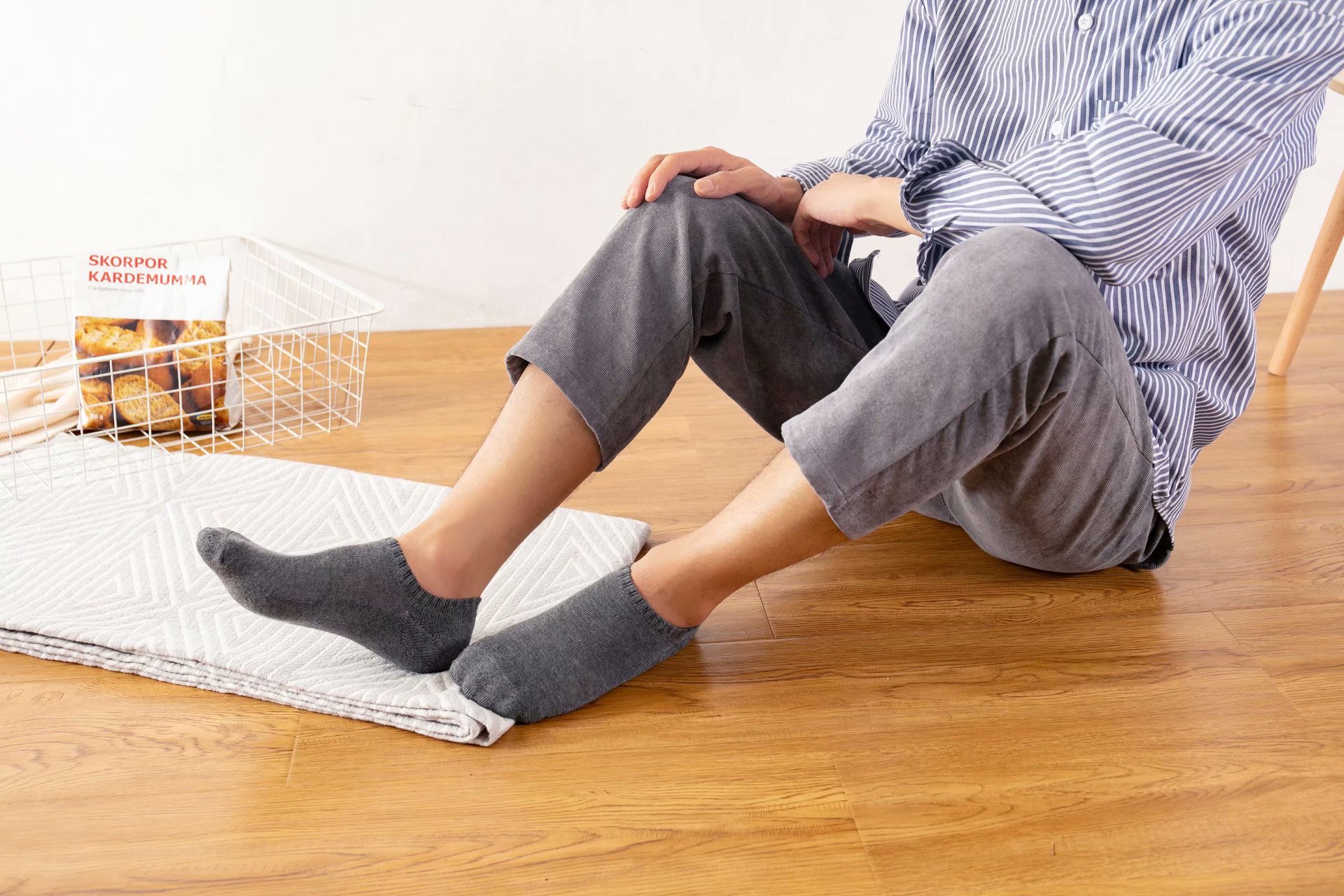 Calcetines de toalla bucle de lana calcetines de barco calcetines de algodón poco profundo para hombres silicona antideslizante sudor absorbente espesado calcetines invisibles para hombres al por mayor pic 9