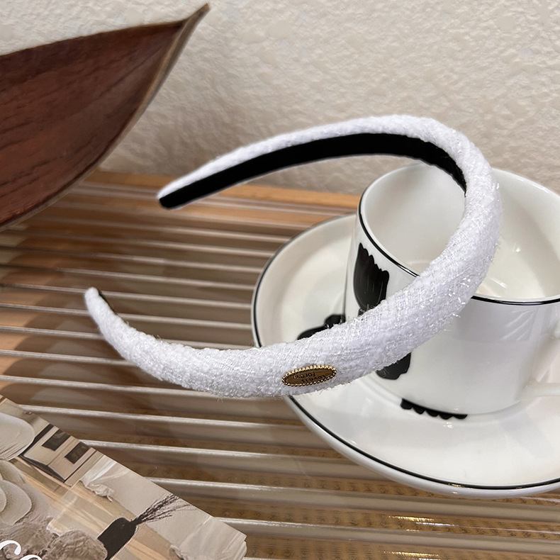 French retro tweed facial hair clip and headband, a new trendy hair accessory for women in 2023, with a strong sense of design pic 8