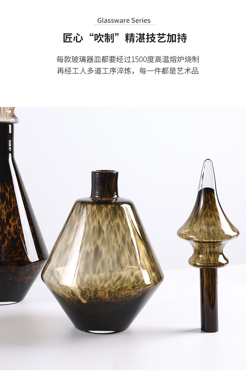 Amber leopard print glass soft furnishing design ornaments, flower vases, high-end home decoration, hotel soft furnishing ornaments pic 3