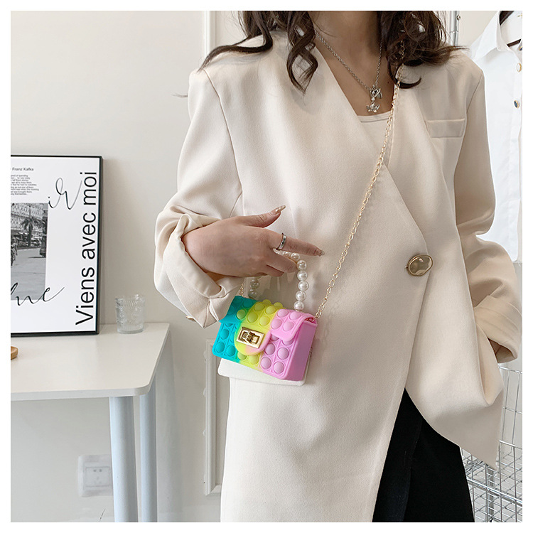 A new silicone bag for women in spring 2022, a trendy and avant-garde rat-killing pearl chain small square bag pic 29
