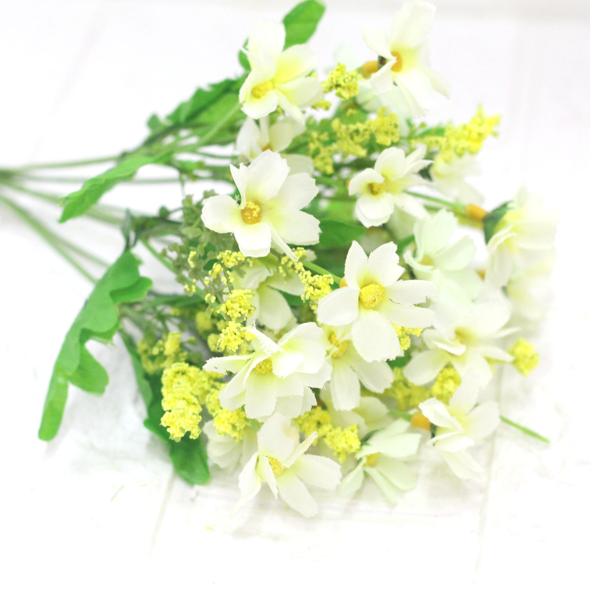 Factory wholesale of garden flowers, artificial flowers, fake flowers, 28-head jumping orchid chrysanthemums, small daisies, wedding project flowers pic 13
