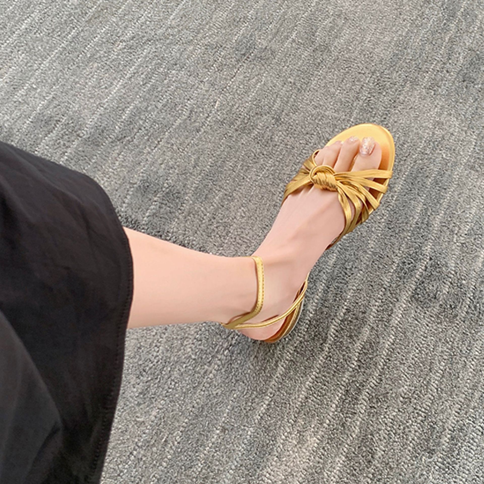 时尚真皮女鞋气质单鞋凉鞋女一字带尖头高跟鞋细跟女鞋2024春夏季详情3