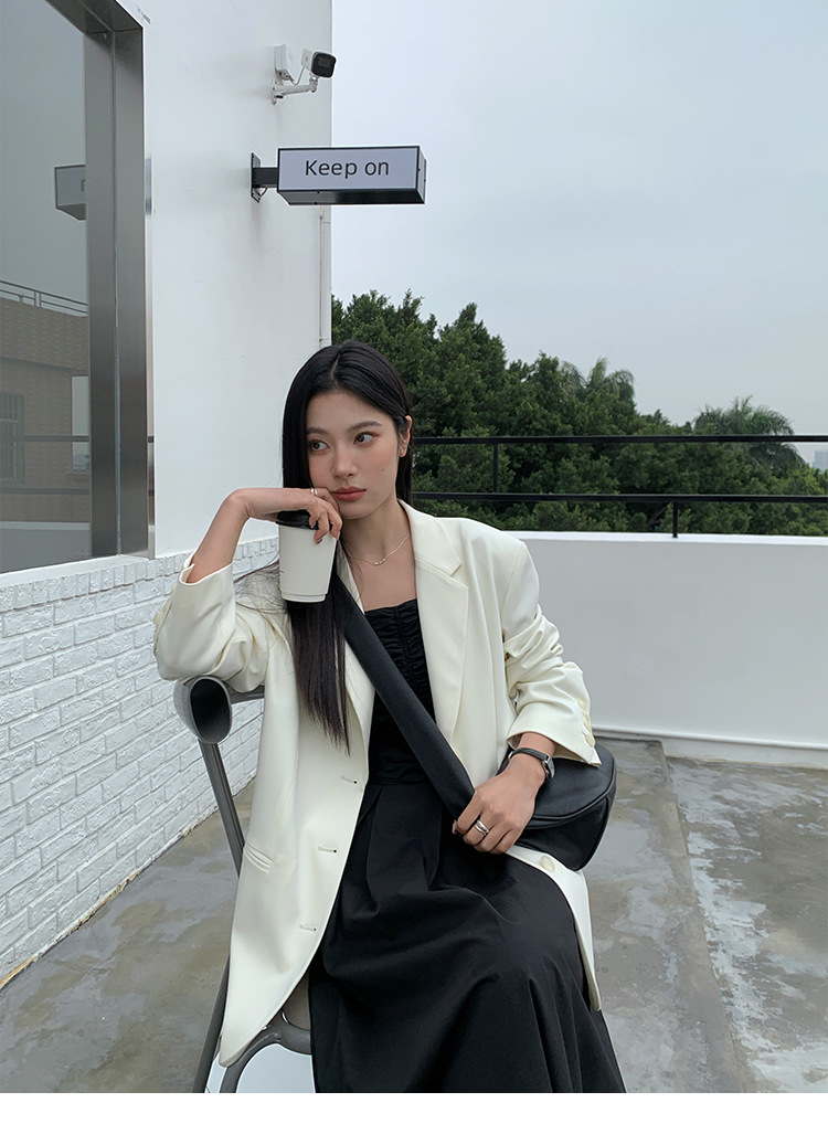 费挪 FINOA十三行2025早春新品韩式高级简约感褶皱设计吊带裙0168详情17