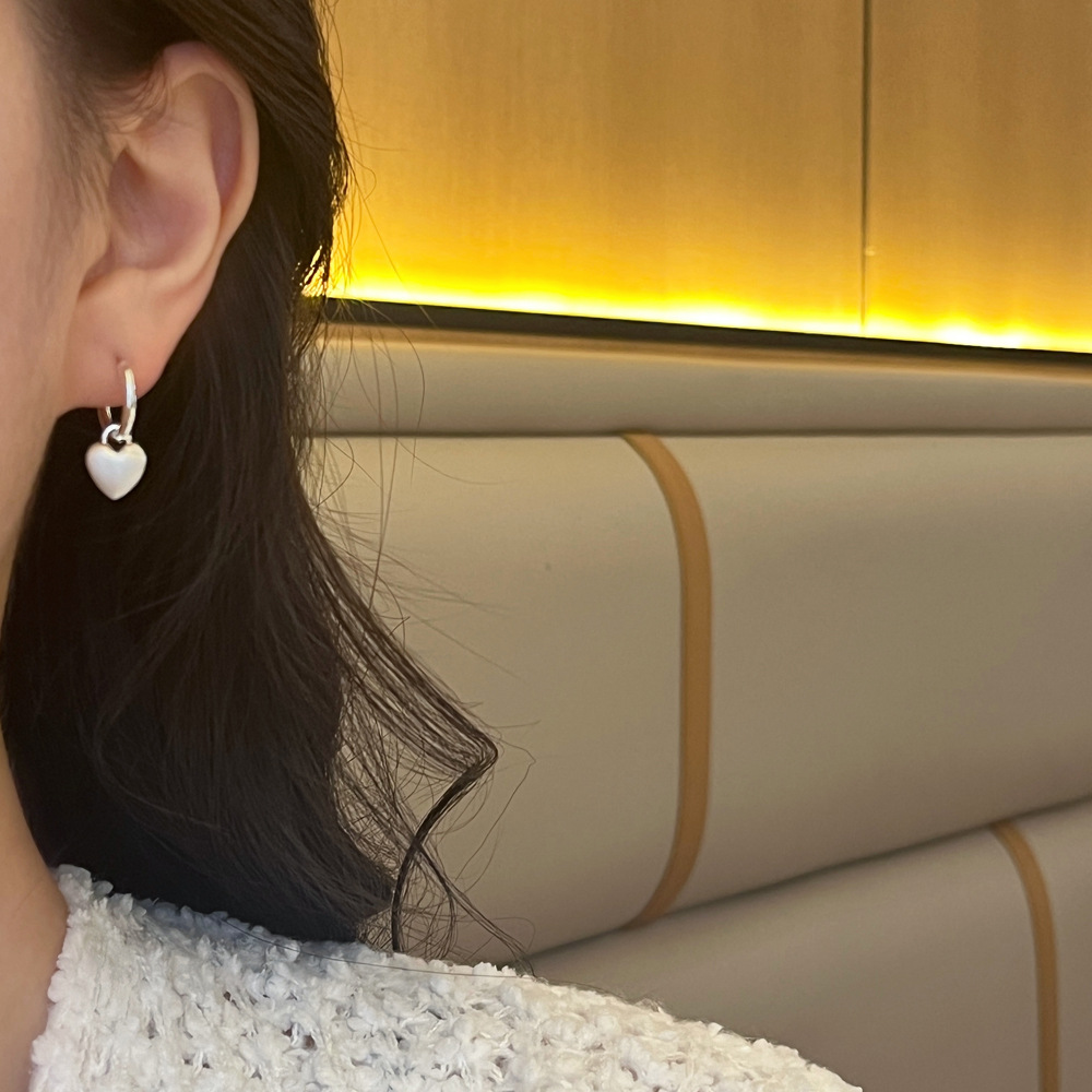 The 925 silver needle earrings, a popular online hit, exude a sense of high-end frosted heart-shaped double-pair earrings and are a niche, simple and fashionable ear buckle pic 5