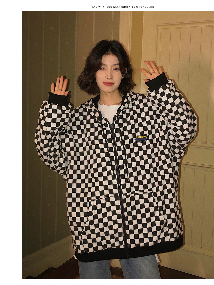 A woman wearing a cardigan with a hood on both sides in a loose pink, niche design with a checkered pattern is particularly stylish pic 11