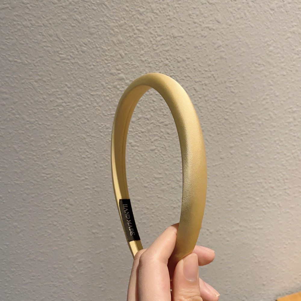 A light luxury and high-end satin fine-edge sponge hairband for women, a solid color high headband for the top of the head, a new trendy style in 2023 pic 44
