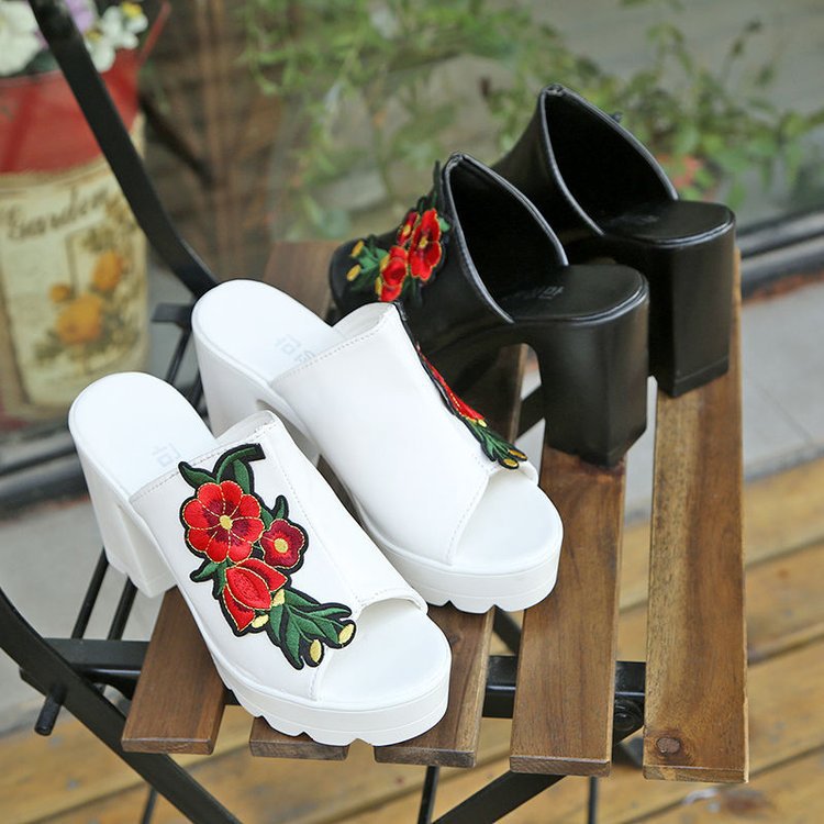 2024夏季新款高跟露趾女拖鞋轻便粗跟鱼嘴外穿女凉拖个性水台女鞋详情3