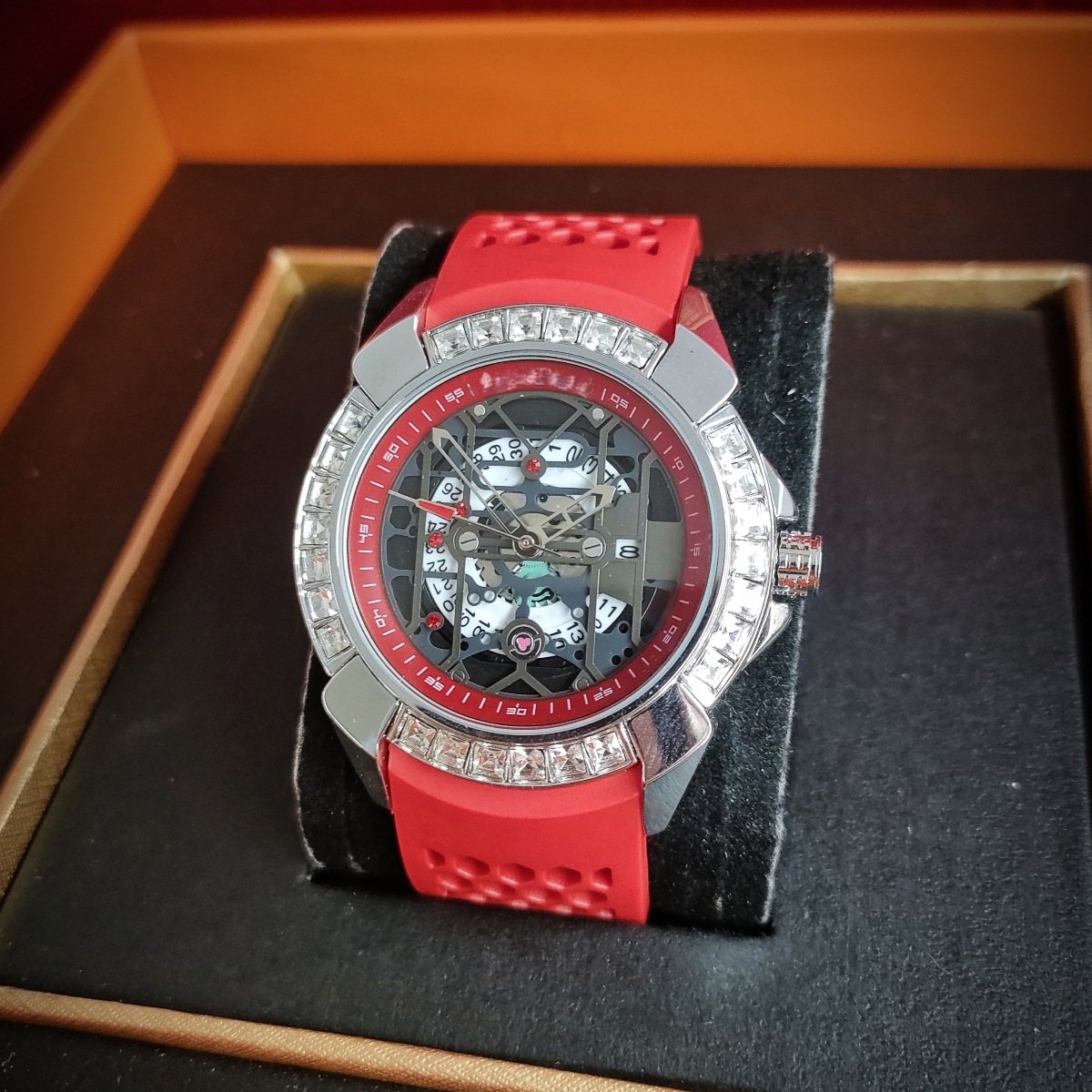 捷克豹同款男士三针石英手表潮流镂空日历镶钻表时尚炫酷腕表批发详情18