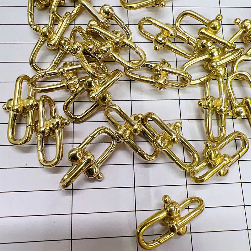 Cross-border best-selling U-shaped lock earrings, detachable, light luxury and simple European and American stud earrings, niche and cold style earrings and earrings pic 1