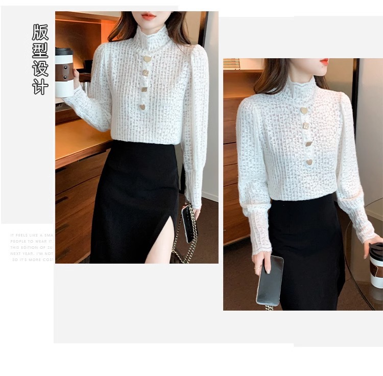 For the 2022 autumn and winter collection, women can wear a small stand-up collar with an elastic and form-fitting lace base layer and a thick fleece top pic 4