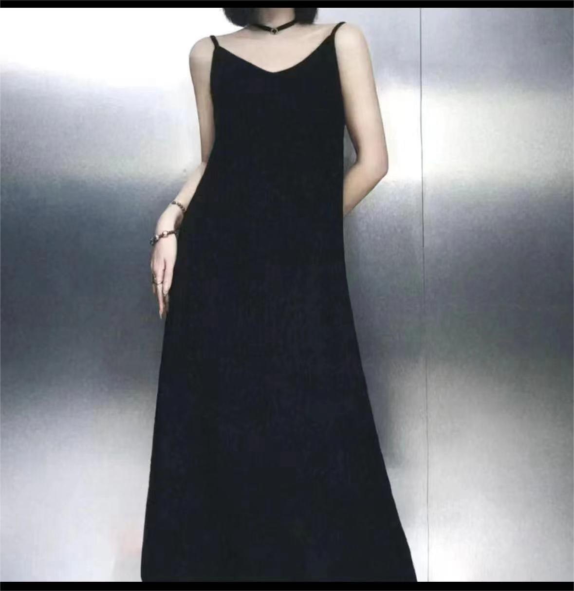 【压褶肩带裙】女款显瘦气质黑色女装连衣裙时尚宽松V领吊带长裙详情9