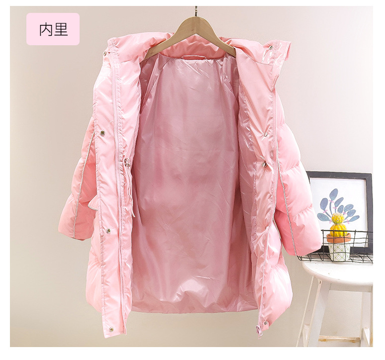 The new cotton-padded jacket for girls in 2023 features a longer winter design with a cinched waist and skirt. It is a plump and stylish cotton-padded jacket for children pic 40