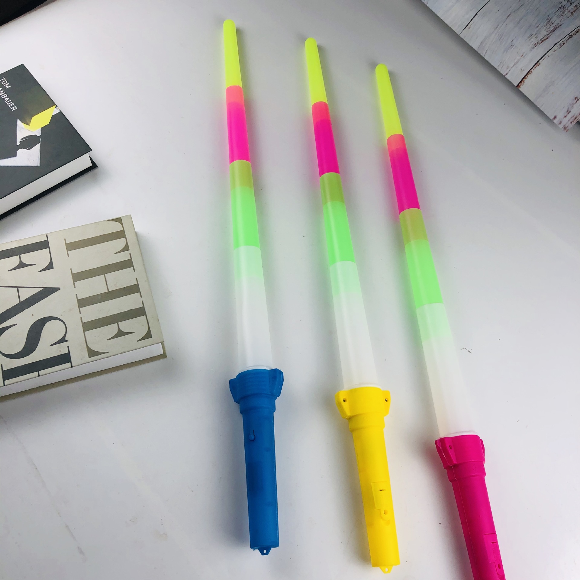 Wholesale of large-sized four-section luminous sticks, contraction sticks, magic sticks, three-position adjustable flash sticks, and extendable fluorescent sticks pic 4