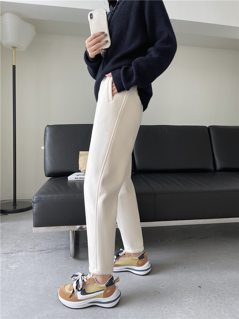 Beige fleece and thickened casual sweatpants for women, loose and slimming cotton pants, soft and warm radish pants pic 11