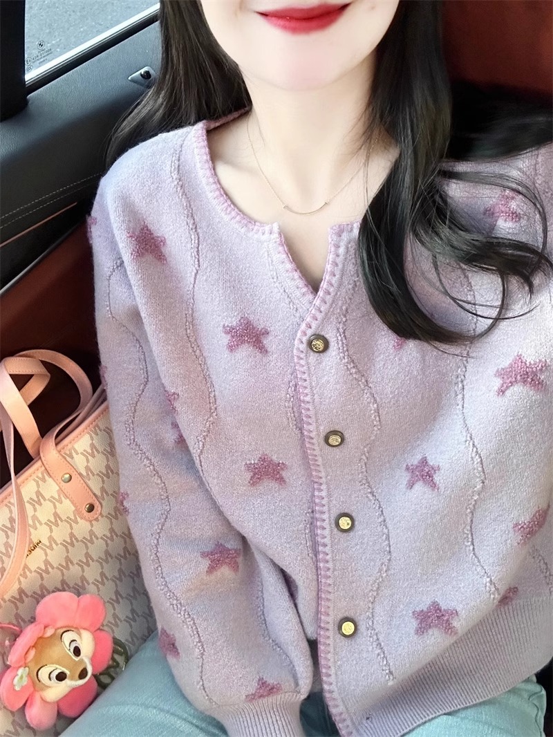 A stylish and unique round-neck long-sleeved, fresh five-pointed star jacquard knitted sweater for women, a new spring and Autumn 2024 cardigan top pic 6