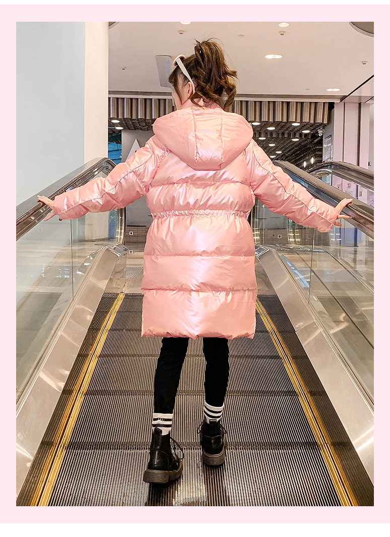 The new cotton-padded jacket for girls in 2023 features a longer winter design with a cinched waist and skirt. It is a plump and stylish cotton-padded jacket for children pic 30