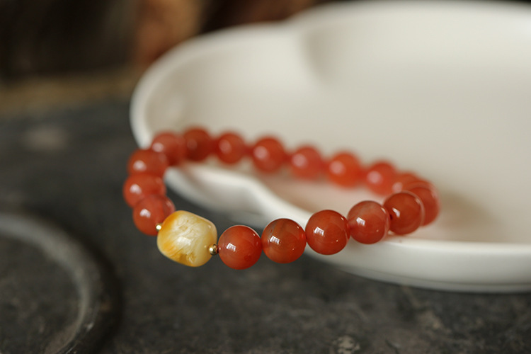 Natural Liangshan Nanhong bracelet 9mm cherry red bracelet paired with beeswax conical beads, a fresh and fashionable style pic 7