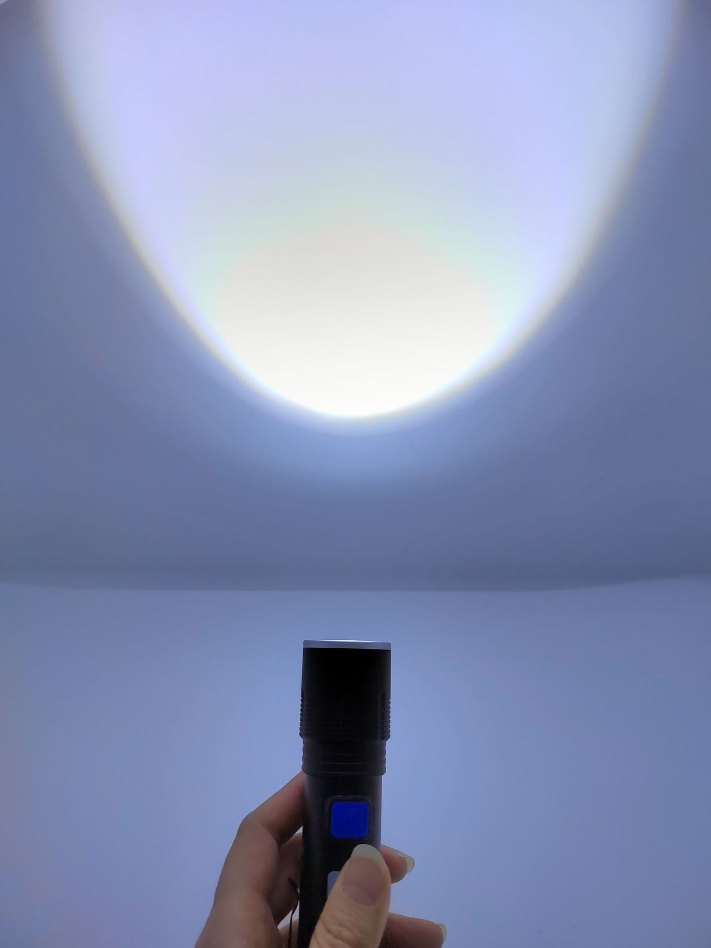 The popular P70 high-intensity flashlight, long-range multi-functional charging and zoom mini flashlight, is a home and outdoor work light pic 10