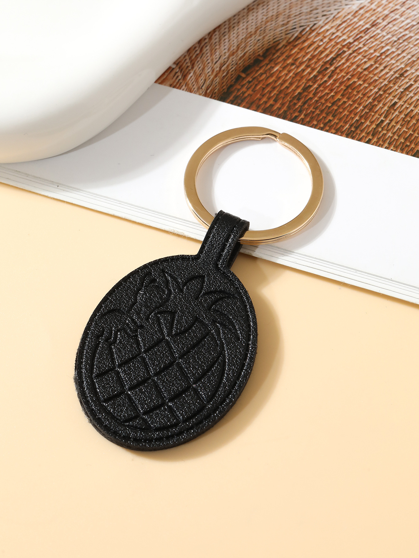 新款菠萝皮革钥匙扣便宜简约包包挂件汽车ins小众装饰品礼物详情5