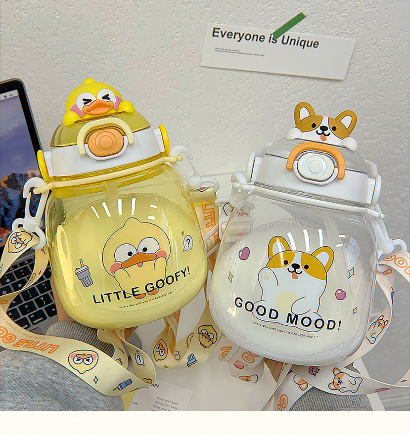 Cartoon cuddly animal-belted plastic cup, high appearance level, Ins-style Internet celebrity straw cup, portable and can be carried diagonally pic 2