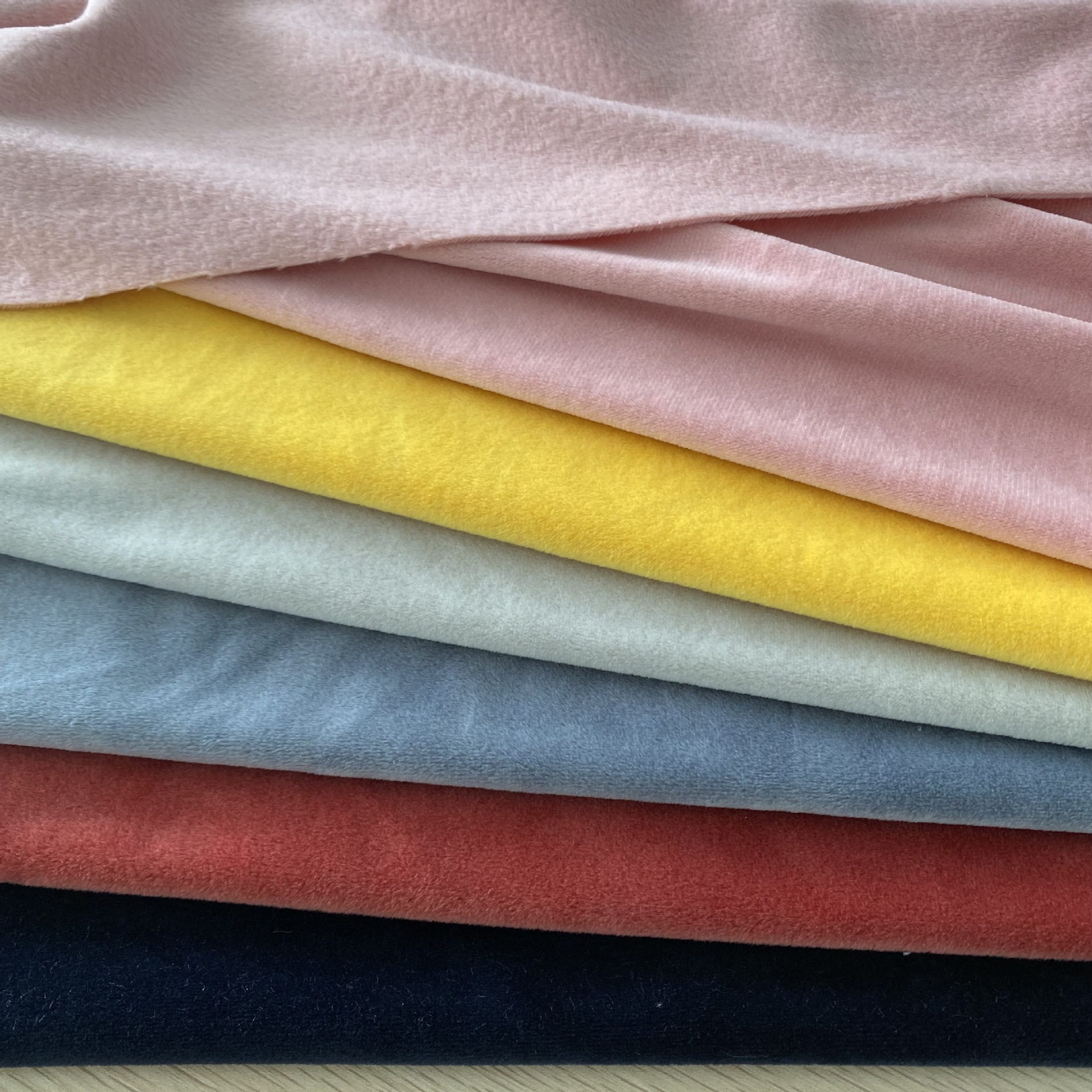 The manufacturer produces spandex super soft silver fox fleece four-sided elastic plush fabric and crystal fleece clothing and home textile fabric pic 4