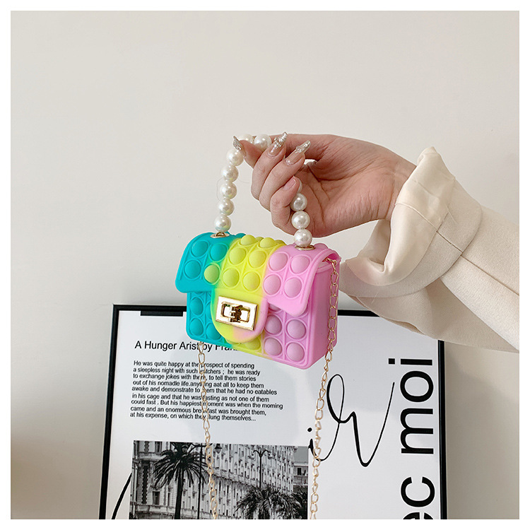 A new silicone bag for women in spring 2022, a trendy and avant-garde rat-killing pearl chain small square bag pic 31