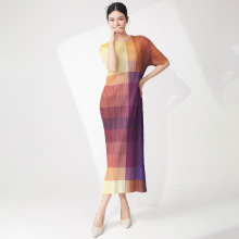 A new Chinese-style, retro, slit, mid-length, elegant and stylish dress for summer women with a modified version of the national trend pic 11