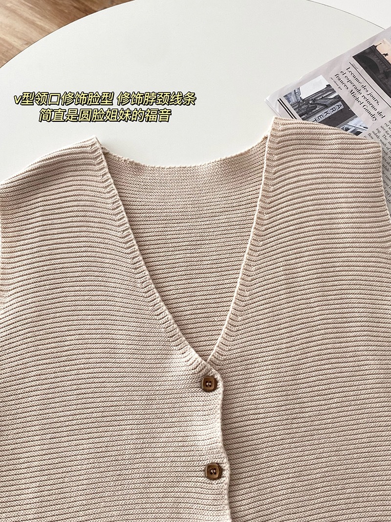 Korean Spring new style: Simple solid color, loose, striped V-neck knitted small vest cardigan for women 2727 pic 4
