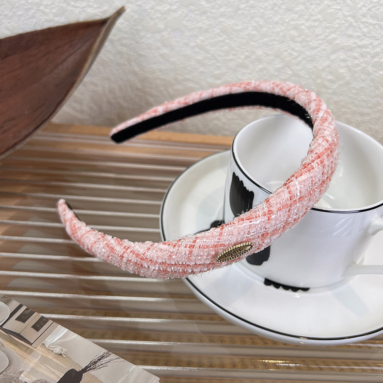 French retro tweed facial hair clip and headband, a new trendy hair accessory for women in 2023, with a strong sense of design pic 9