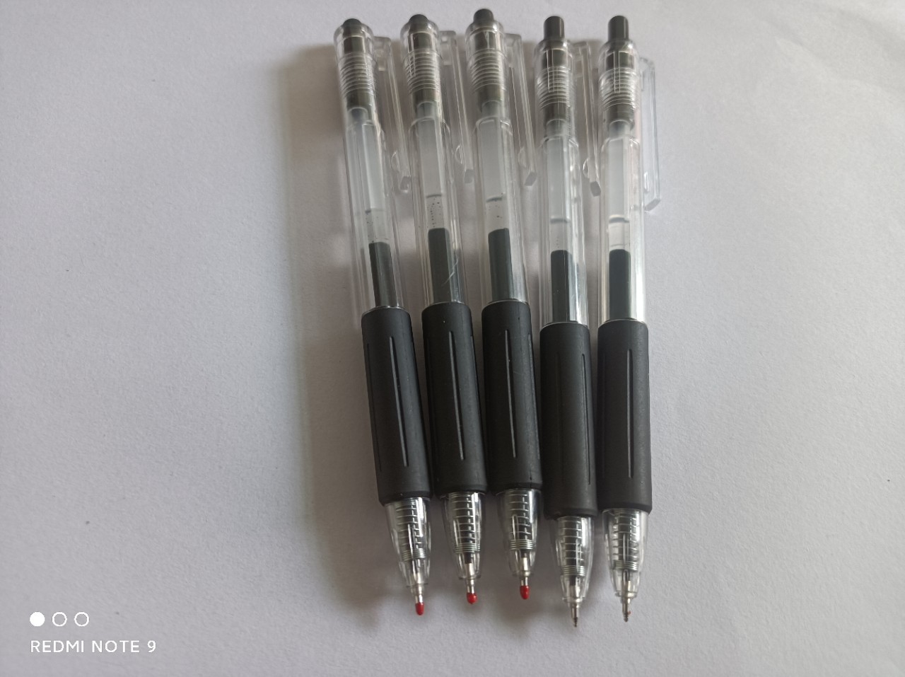 st按动中性笔刷题笔跳动中性笔st中性笔芯办公学习用笔批发详情4