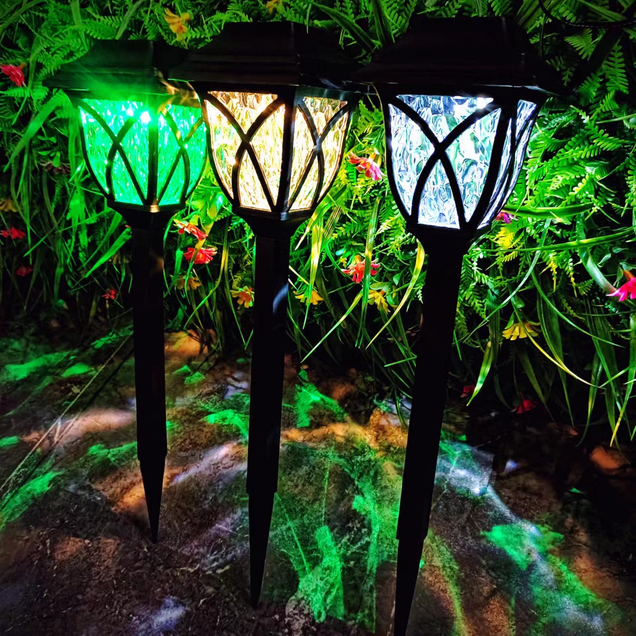 Solar retro grid lamps, lawn lamps, solar lamps, landscape decorative garden lamps, waterproof outdoor Chinese-style lamps pic 2