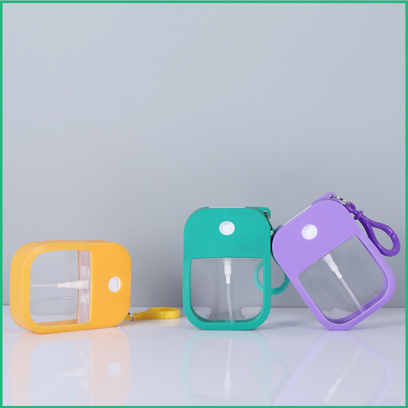 The manufacturer supplies portable card spray bottles with silicone sleeves, suitable for rectangular hand sanitizer dispensers, 30ml disinfectant alcohol spray bottles pic 2