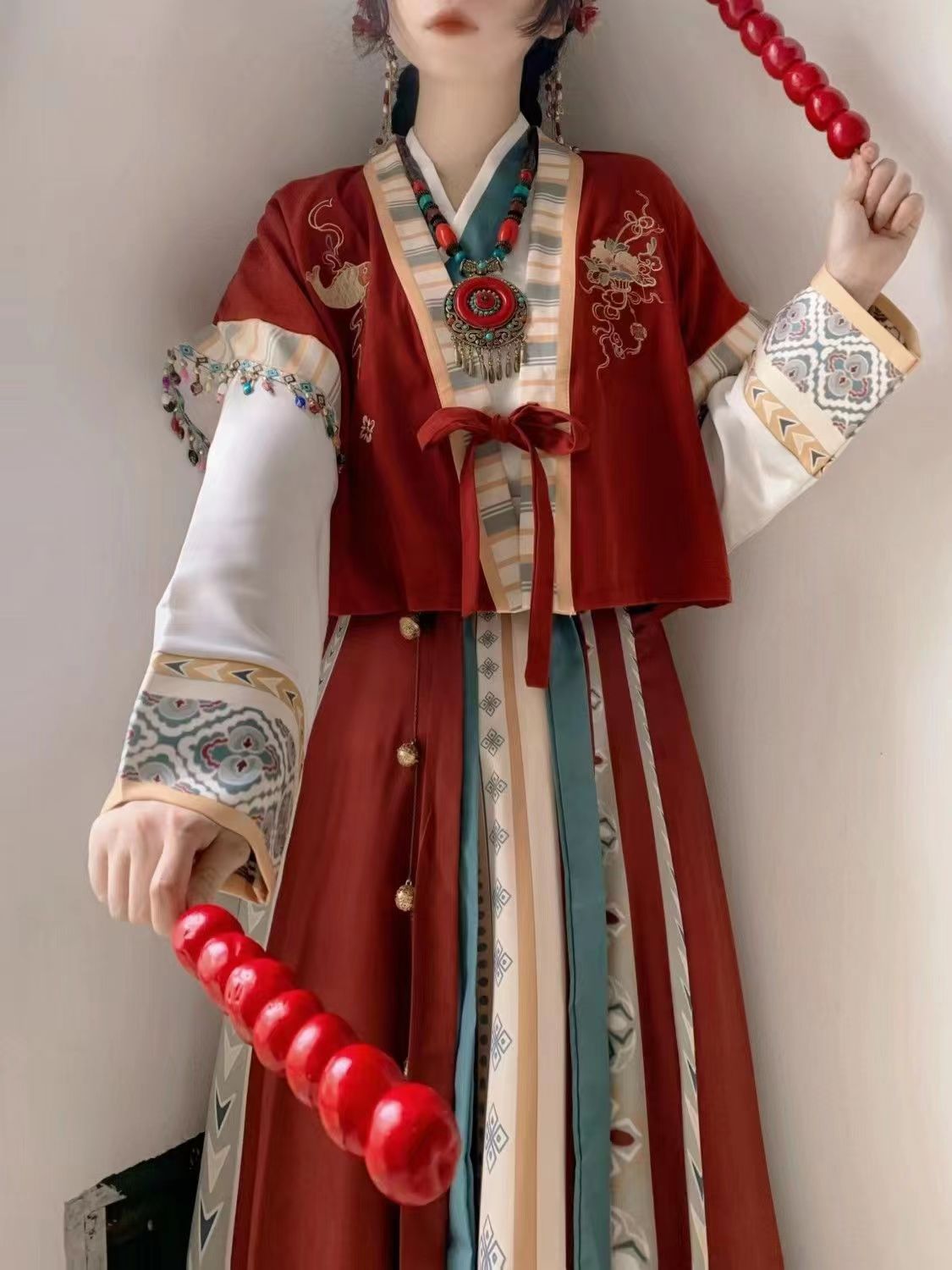 国潮新款魏晋唐褙子三件套【红不拉叽】汉服正版女成人国风套装拜年服详情9