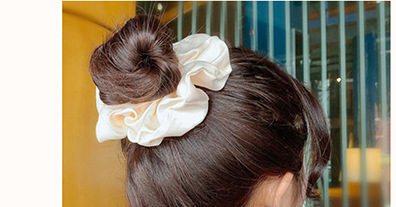 ins fresh and simple hair bands, elegant large intestine bands, the same style as JK uniforms, checked ponytail, pearl hair ties, small headwear accessories pic 3