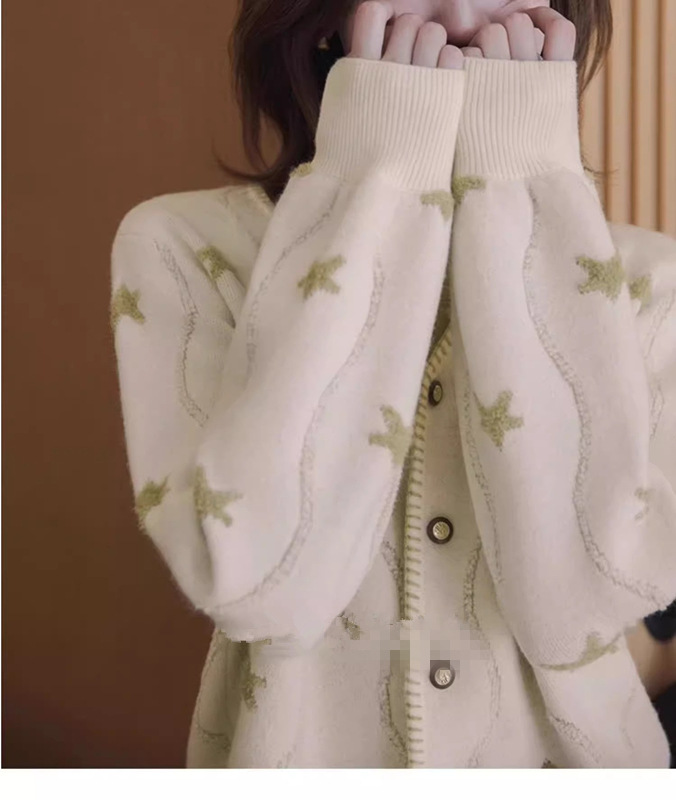 A stylish and unique round-neck long-sleeved, fresh five-pointed star jacquard knitted sweater for women, a new spring and Autumn 2024 cardigan top pic 9