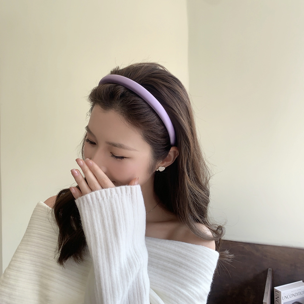 A light luxury and high-end satin fine-edge sponge hairband for women, a solid color high headband for the top of the head, a new trendy style in 2023 pic 10